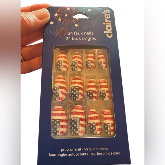 Claire’s Patriotic Red White and Blue Press on Nails - Picture 2 of 6